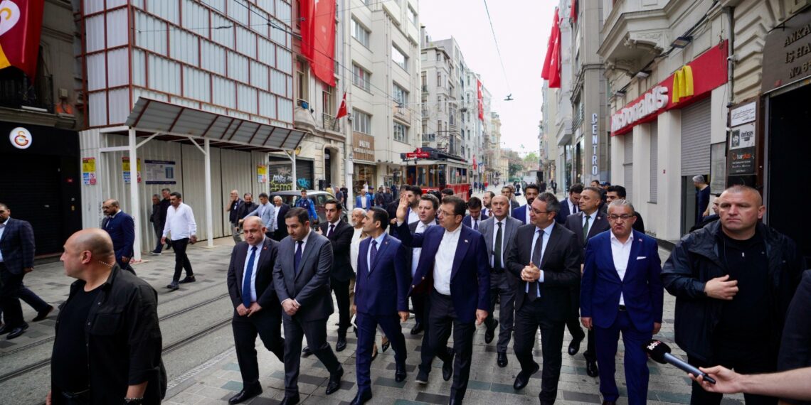 İBB Başkanı İmamoğlu, Beyoğlu’nu ziyaret etti