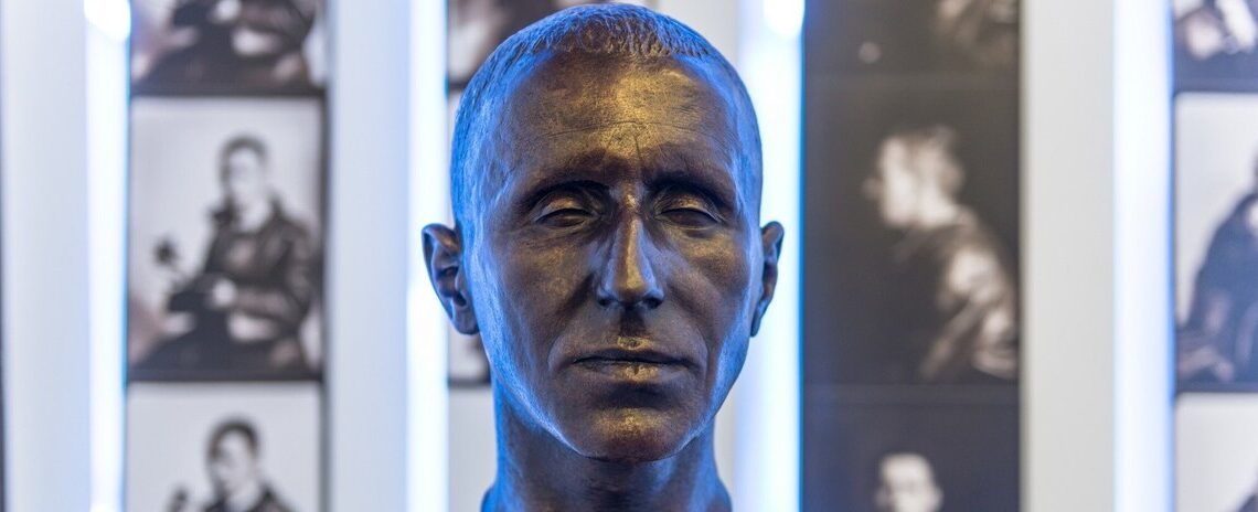 Augsburg’da Brecht’in izini sürmek