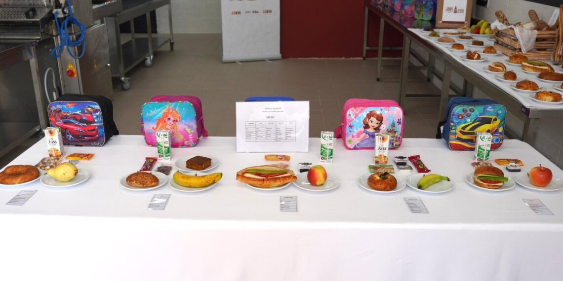 İlkokul çocuklarına ücretsiz yemek