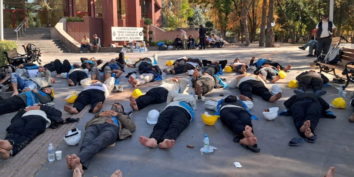 Fernas işçileri açlık grevinde: Ölmek var dönmek yok