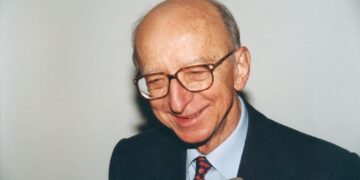 Erdal İnönü, özlemle anılıyor