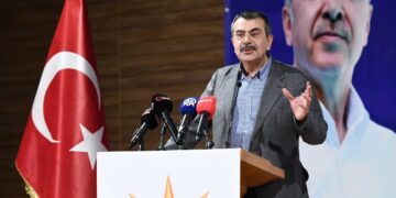 ‘Milli Eğitim Bakanı Yusuf Tekin, çocuklar için beka sorunu haline geldi’
