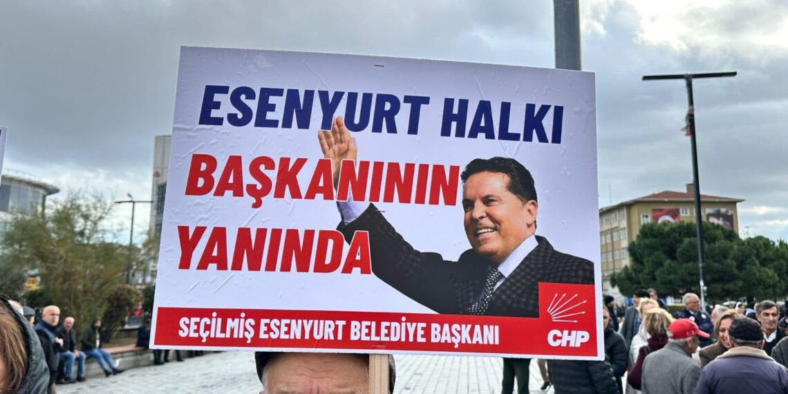 Esenyurt’taki Demokrasi Nöbeti sürüyor